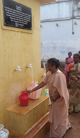 Mejora del acceso al agua potablel y distribución agua de lluvia en India